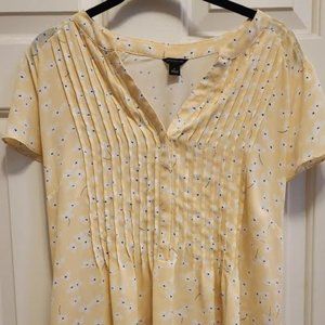 Medium Ann Taylor yellow short sleeve blouse